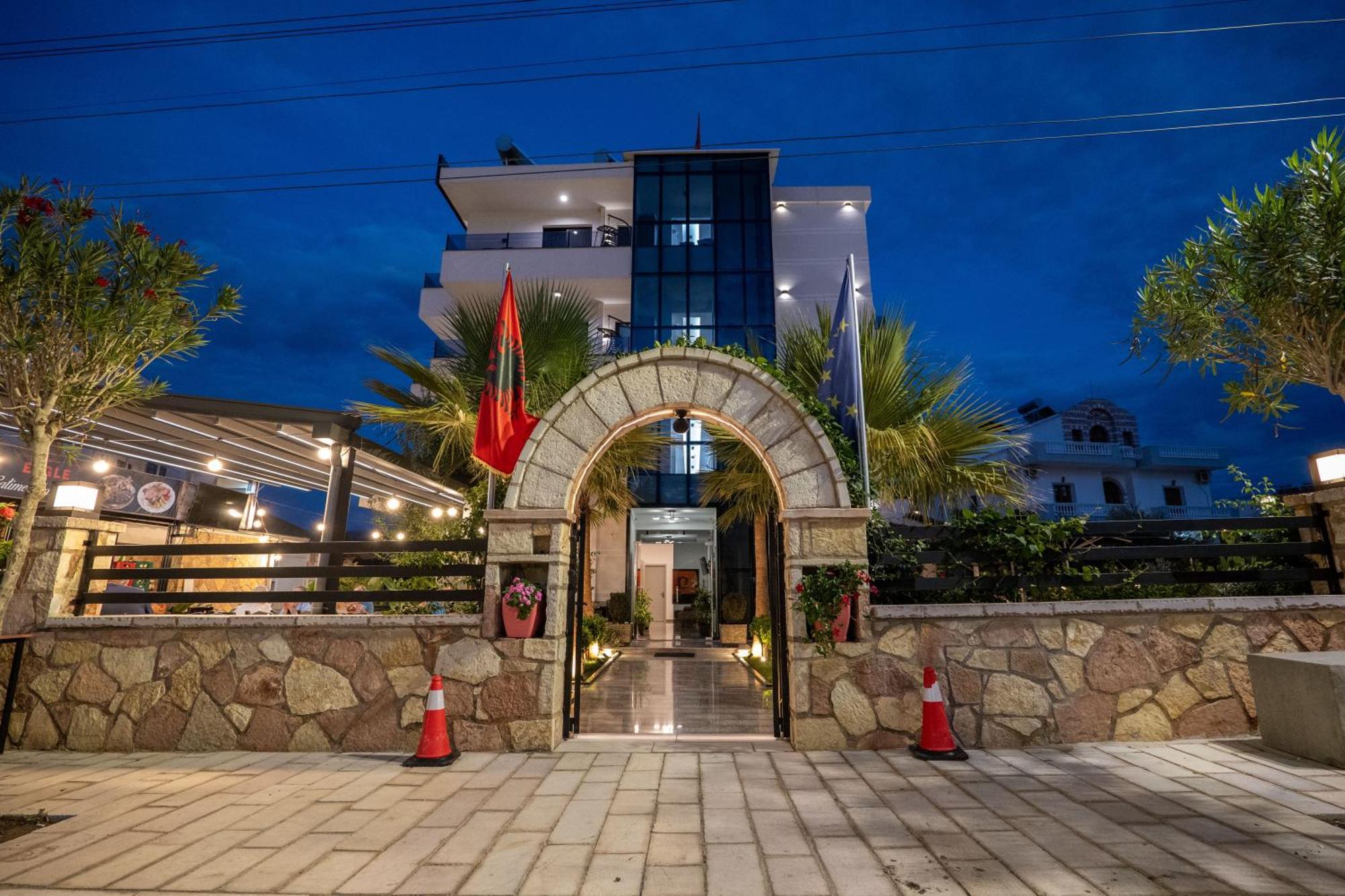 Hotel Eagle Ксаміл Екстер'єр фото